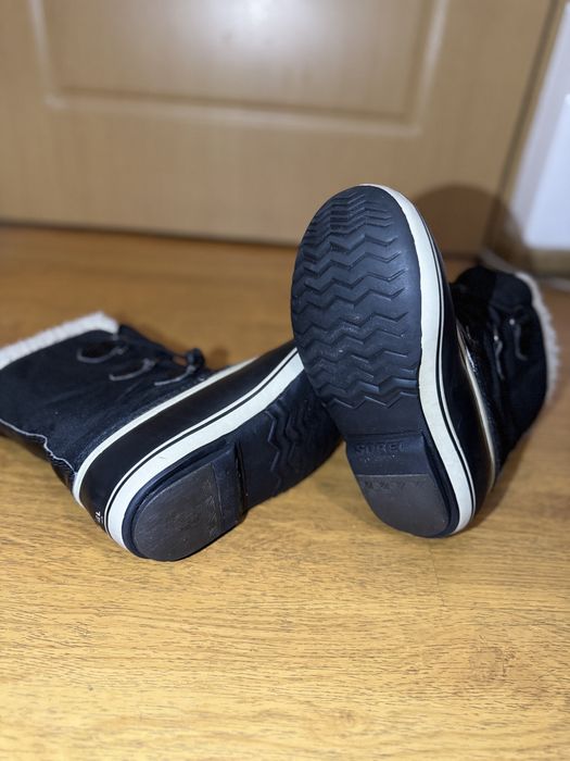 Cizme Sorel iarnă impermeabile, mărimea 36, stare foarte bună