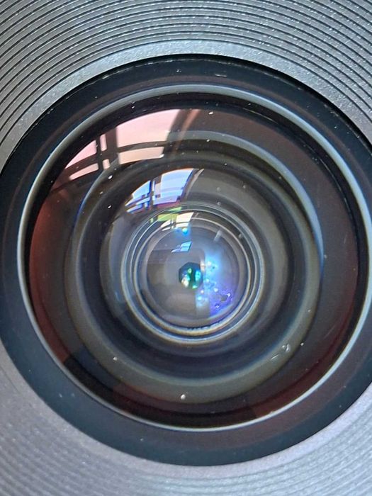 Vând obiectiv ultra-wide Sony E 11mm F1.8 (Preț redus, citiți descrierea) - Ideal Imobiliare sau fotografie pe timp de Zi