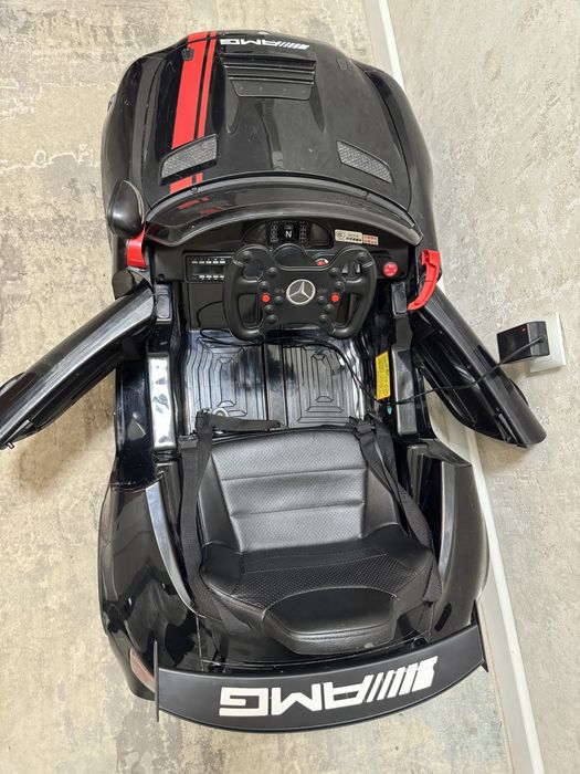 Игрушечная машина для детей