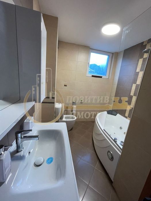 Дава се под наем Тристаен апартамент в София, Витоша - 130 кв.м за 1000 € - Снимка #14