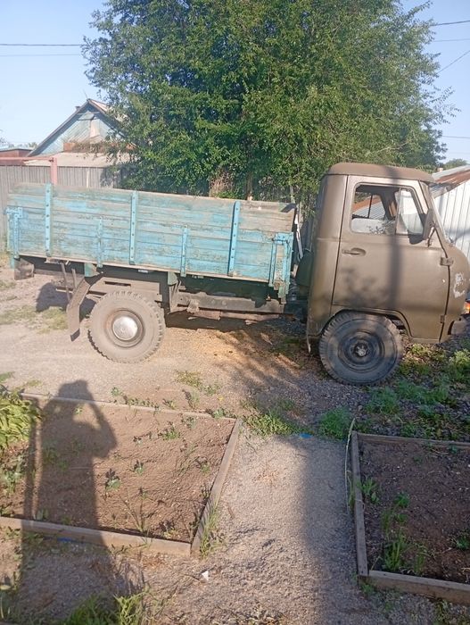 Продам бортовой уаз на ходу