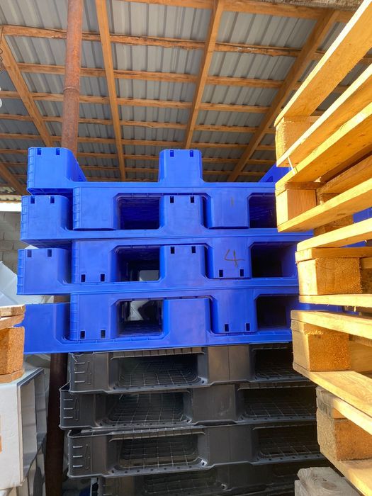 Продам пластиковые поддоны