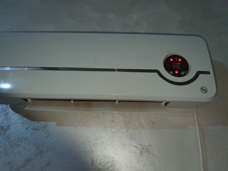 Стенен вентилаторен нагревател SilverCrest 2000a2