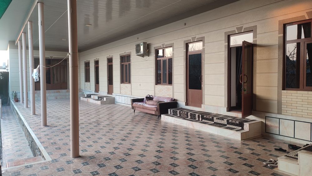 Ассаломалайкум 6 сотихли ховли сотилади тайёр узимиз яшаш учун курилга