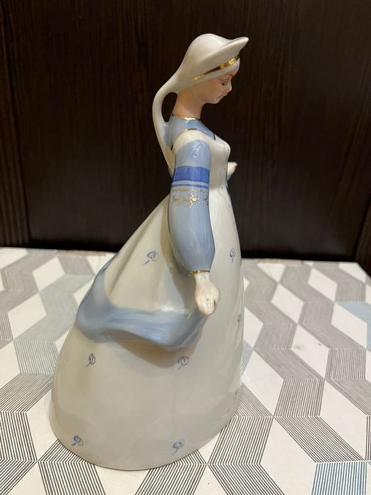 Статуэтка Лебедушка