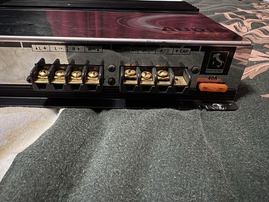 Усилвател за автомобил