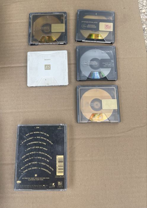 Minidisc sony  si  Minidisc Michael Jackson