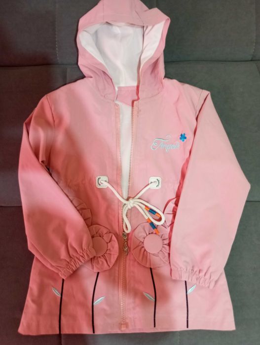 Продам курточки на девочку 7-8 лет,не дорого