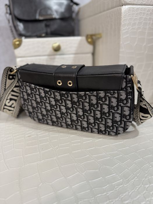 Эко-кожа,в отличном состоянии