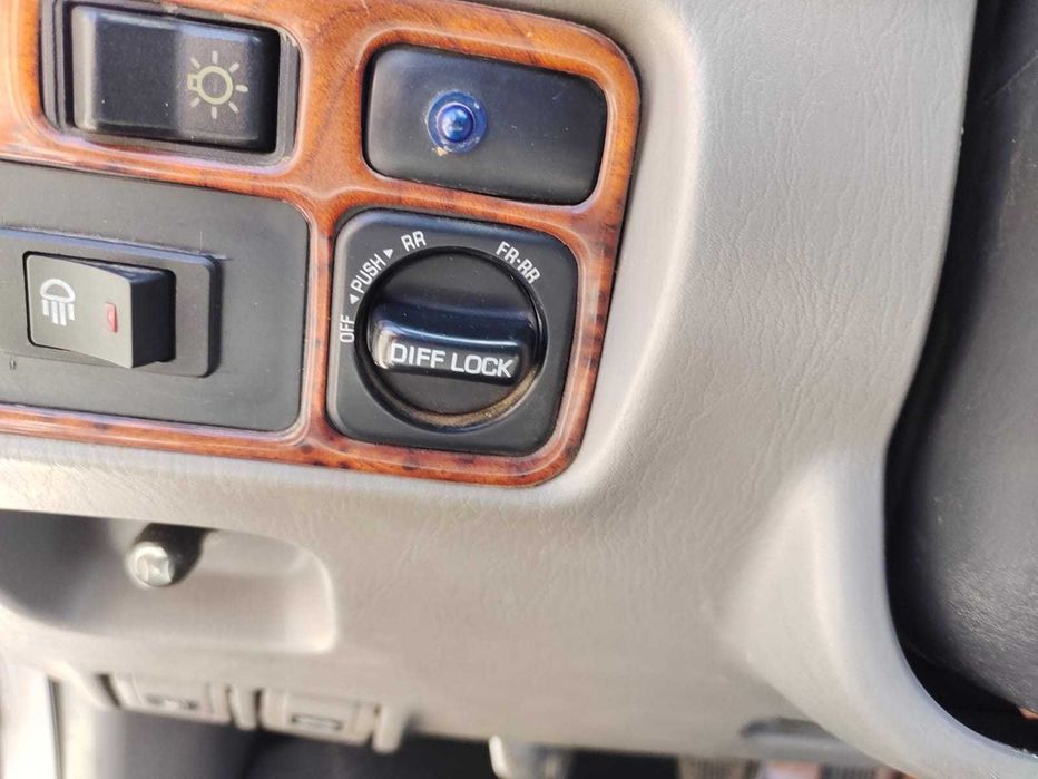 Продам автомобиль Toyota Land Cruiser 105