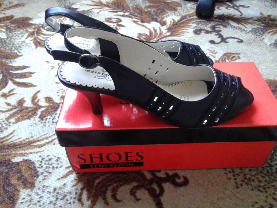 Продавам дамски обувки