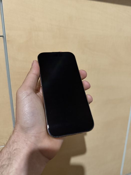 Vand iPhone 16 PRO impecabil 100% bateria