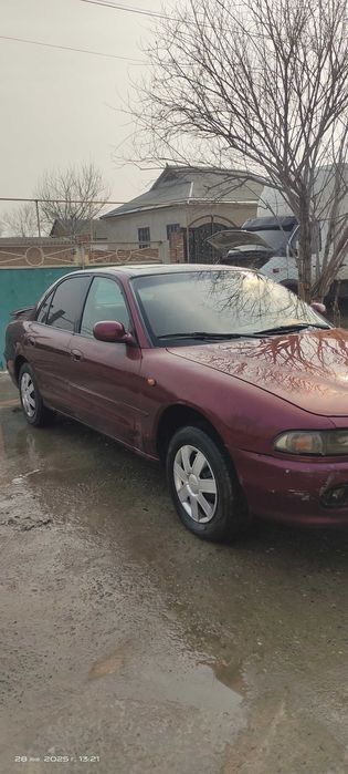 Машина митсбиши галант