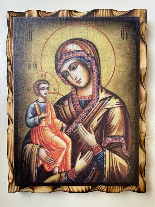 Икона върху застарено дърво