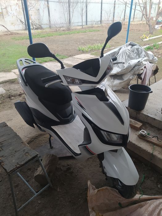 Скутер бензиновый