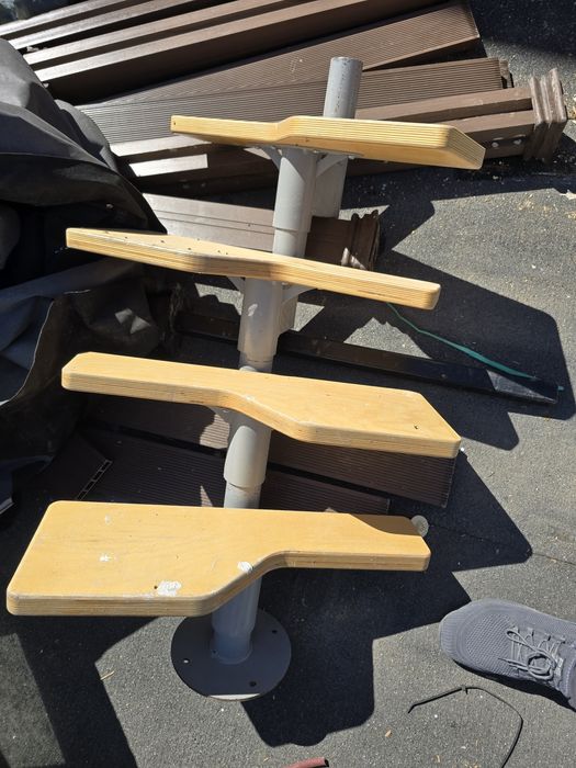 Titlu: Scară interioară modulară / spirală – Trepte lemn masiv – Ideală spații mici