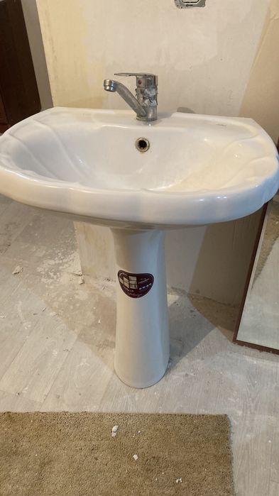 Продам раковину, тюльпан.