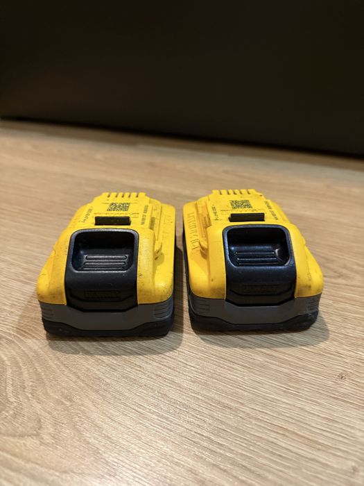 Set 2x Baterii Dewalt 18v 5Ah PowerStack