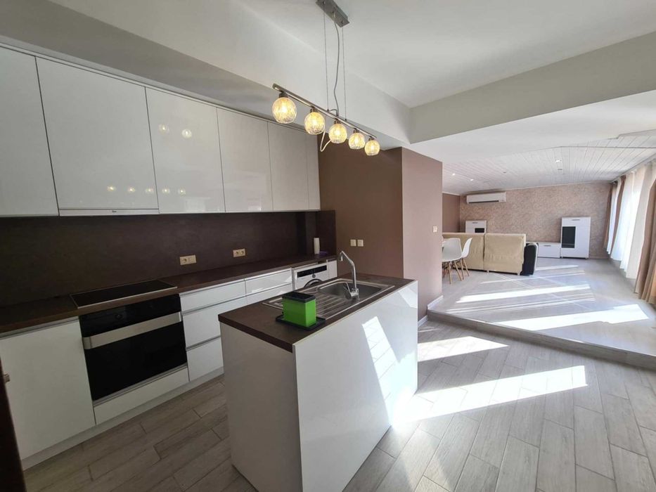 Продава се Тристаен апартамент в Хасково, Воеводски - 100 кв.м за 1250 €/кв.м - Снимка #2