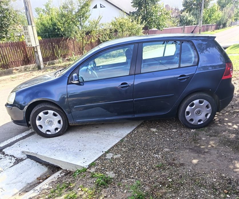 Vând golf 5 an 2007