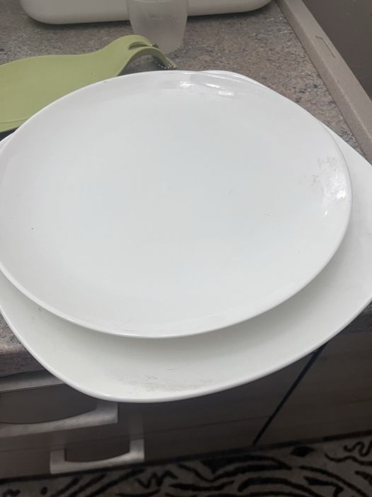 Продам комплект посуды