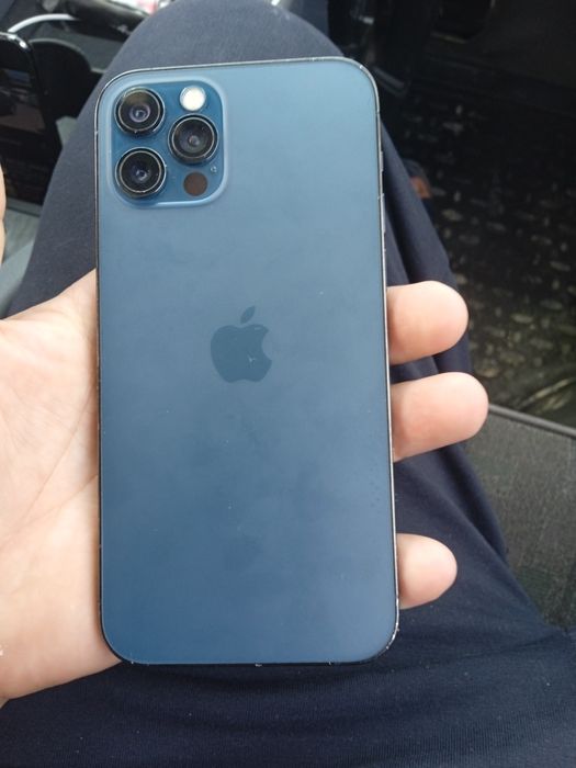 iPhone.  12  pro