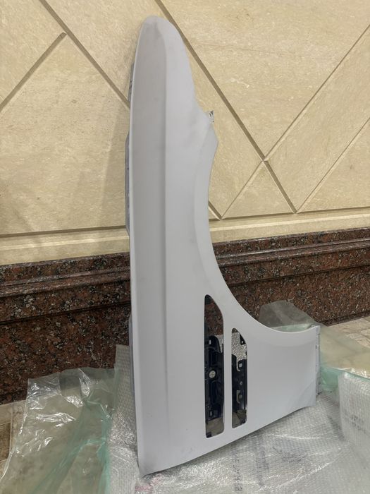 Крило Genesis G80