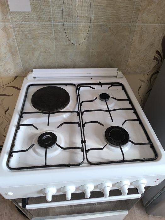 Продам газплиту с духовкой
