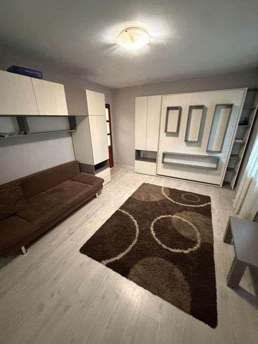 Închiriez apartament cu o camera
