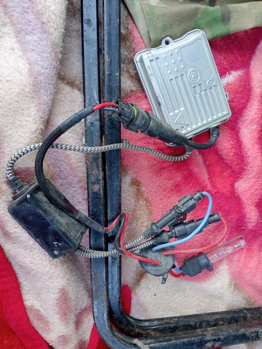 Продам ксенон с блокам