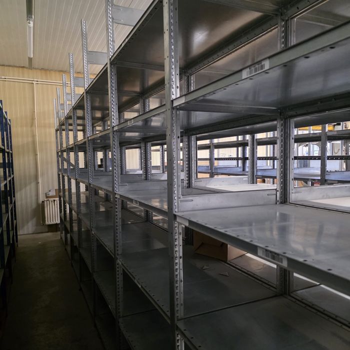 Rafturi metalice pentru depozitare manuala