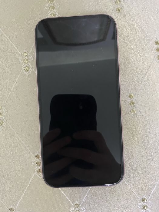 Продам айфон 15 на 256 ГБ