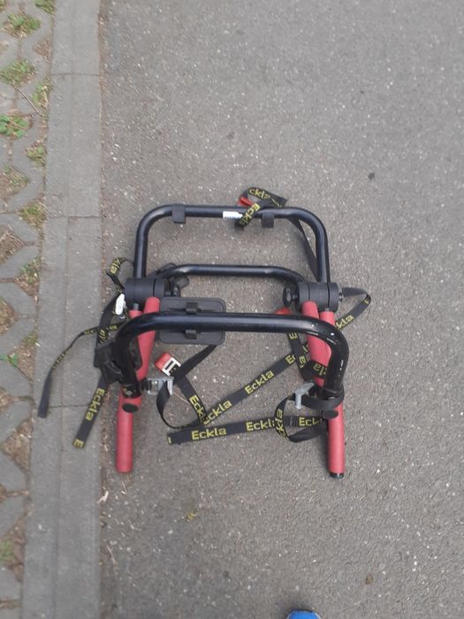 Vând suport biciclete fixare pe haion auto !