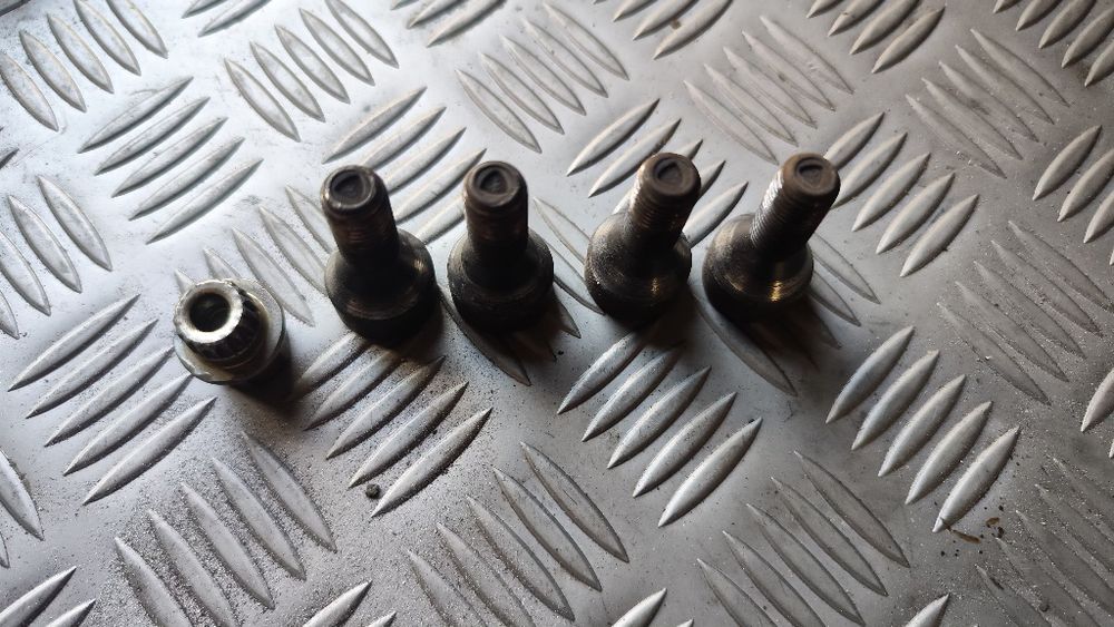 Оригинални секретни болтове за БМВ