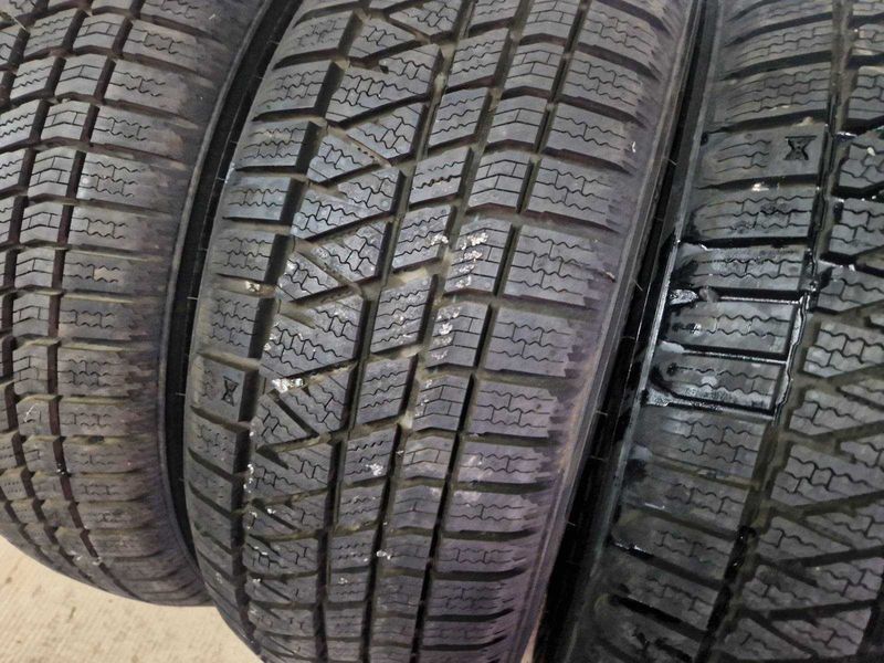 4 Kumho R17 215/60/ 
зимни гуми 
DOT3721