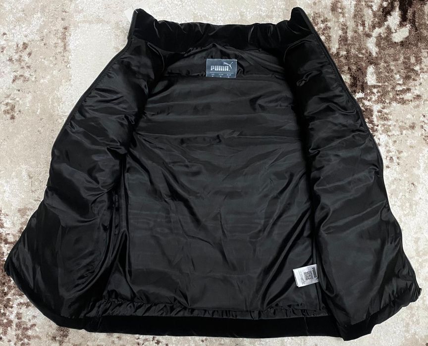 Vând vesta noua de bărbați Puma