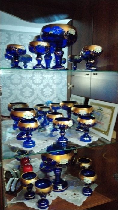 Набор из синего богемского стекла с лепкой (12 предметов)