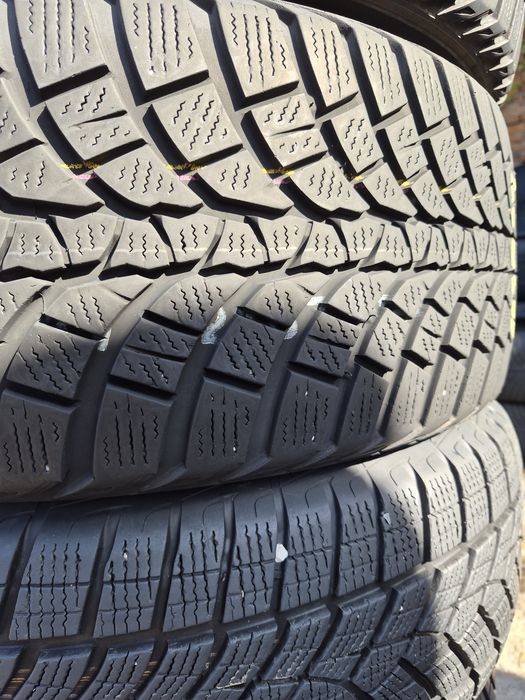 2бр. 245 45 19 Kumho зимни.