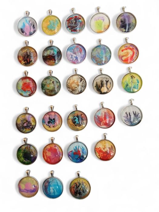 Уникален арт обект – малко изкуство, което носиш със себе си