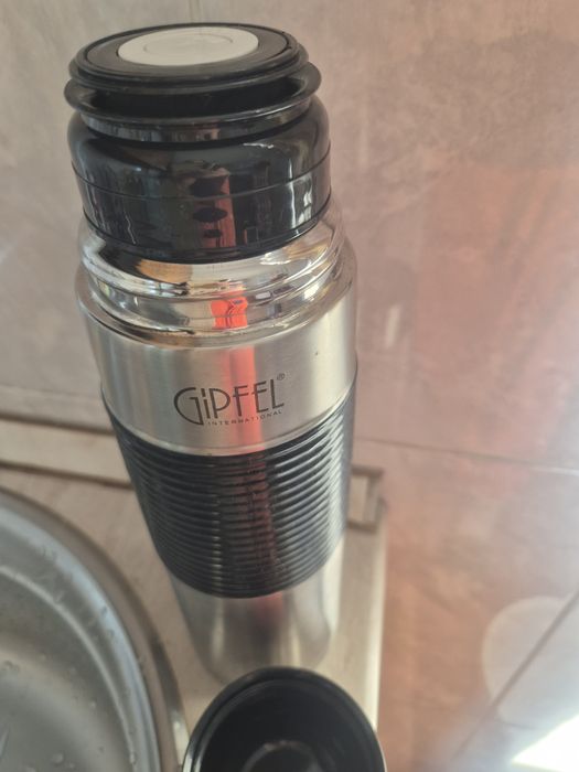 Продам термос GiPFEL  Состояние новое