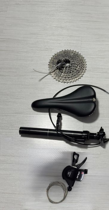 Vând diferite piese\cauciucuri pentru bicicleta