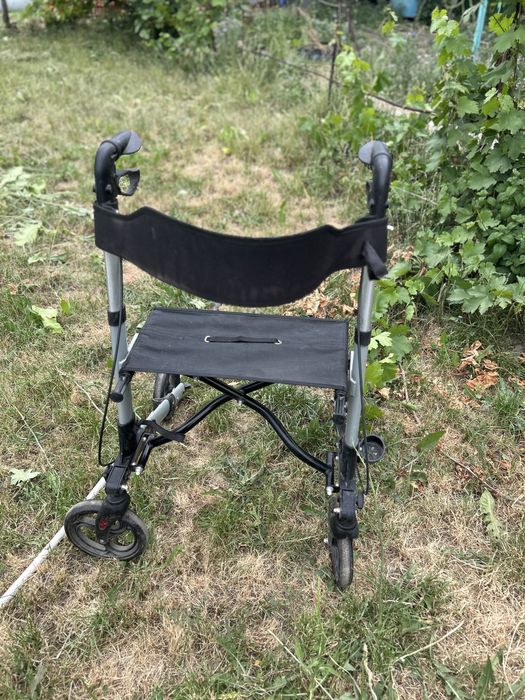 Продам взрослые ходунки на колесах