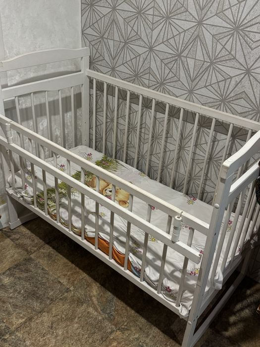 Продам детскую кроватку
