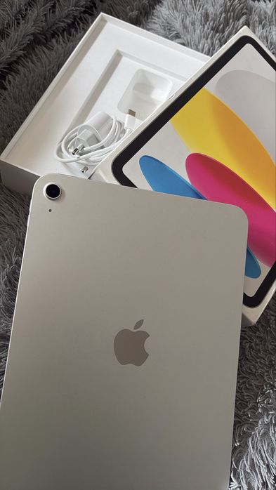 Ipad a16 почти новый