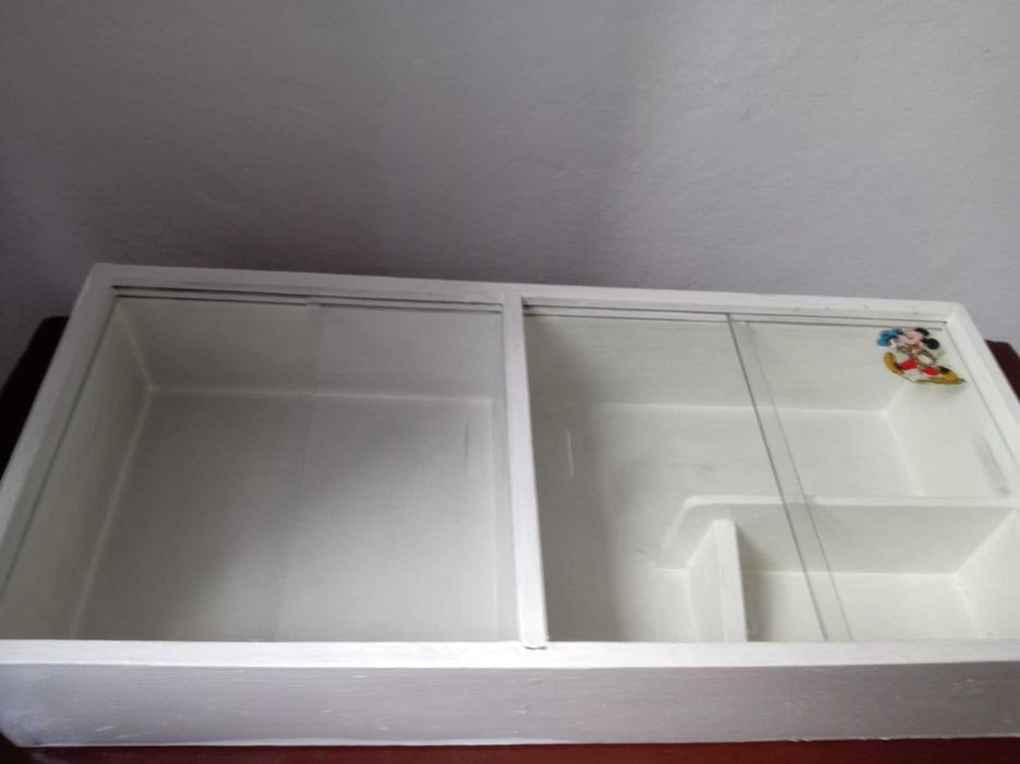 Стъклени плафони и аптечка