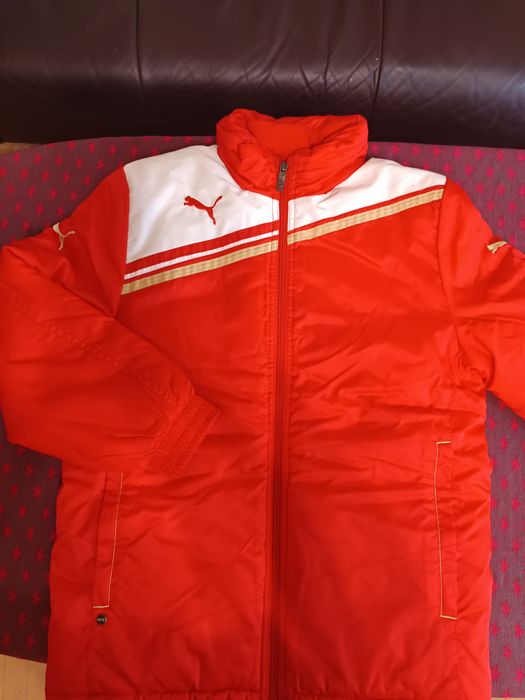 Червено яке Puma