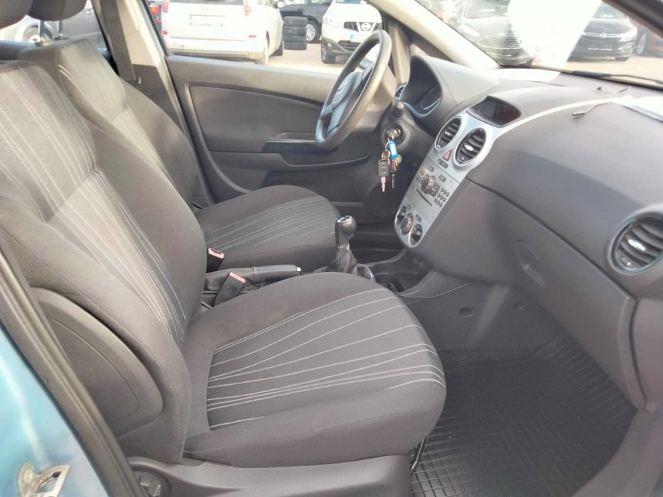 Opel Corsa 1.2 Benzină 118000 km Climă An 2009