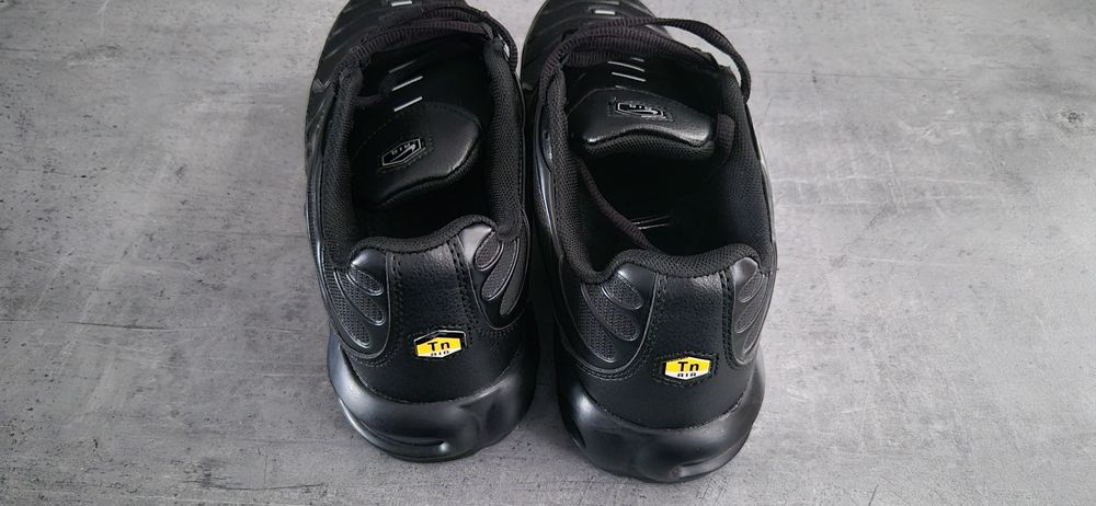 Adidasi Nike AIR TN nr.42 noi noute