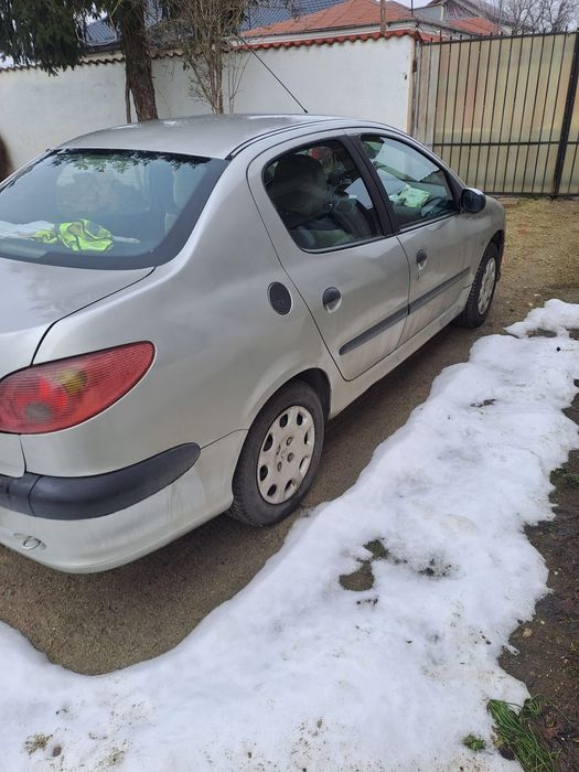 Peugeot 206 sedane (varianta lunga cu portbagaj)