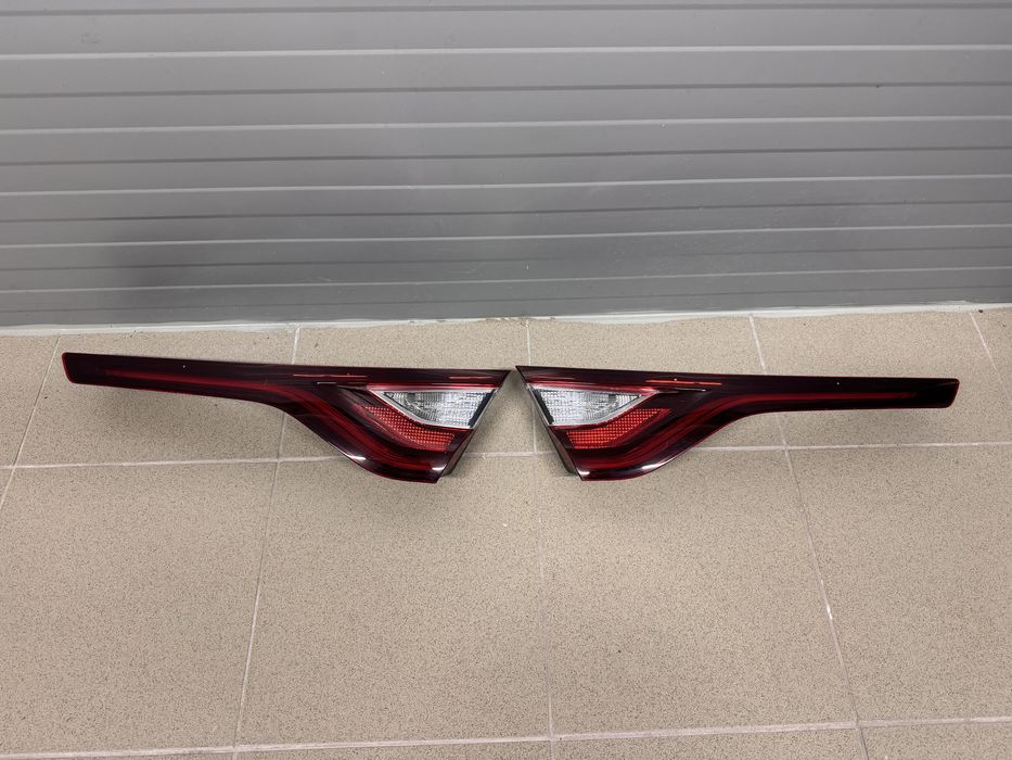 Lampa stop stanga/dreapta pe portbagaj Renault Megane 4 Sedan